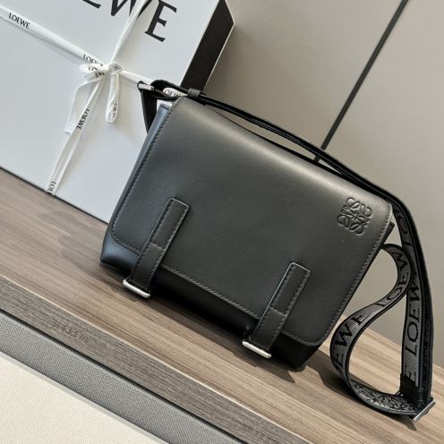 ロエベ定番人気物スーパーコピーバッグレザーブラック大容量ショルダーバッグ