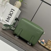 ロエベn級品スーパーコピーバッグレザーグリーン大容量ショルダーバッグ