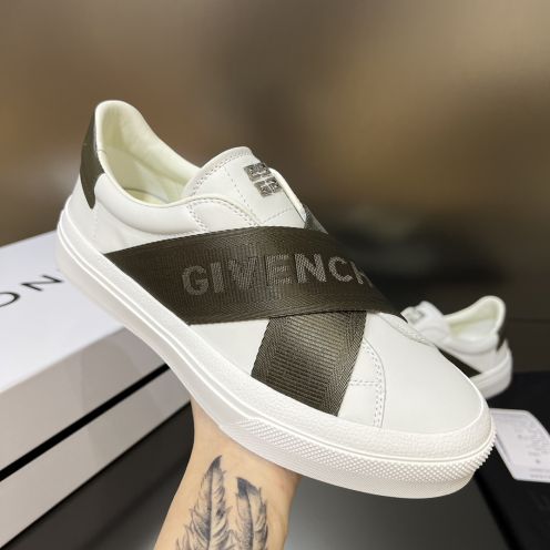 オシャレにお得100%新品ジバンシィ人気シューズコピー   city sportシリーズのメンズスポーツシューズ