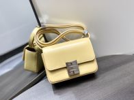 ジバンシィ クラッチバッグ偽物 ハンドバッグ 斜め掛けバッグ レザー ミニバッグ ファッション 調整可 手袋 多色可選 オークル