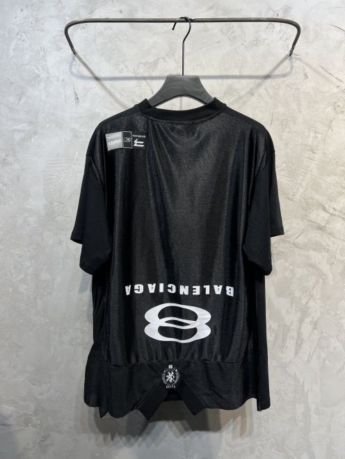 激安大特価 最新作の サイズ感 バレンシアガtシャツスーパーコピー