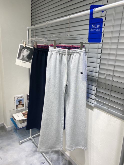 有名人の愛用品 通販品　バレンシアガスポーツパンツ偽物　立体的なカッティング　