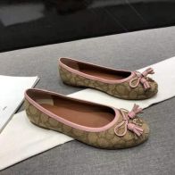 COACHコーチシューズサイズ偽物 フラット レディース 歩きやすい 美脚 モカシン ファッション 日常シューズ ピンク