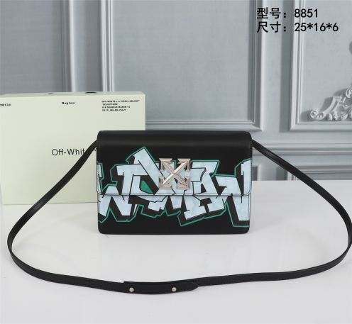 OFFWHITEオフホワイト クラッチバッグＮ級品 軽量 バッグ 斜めがけバッグ プリント レディース 人気品 ブラック