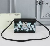 OFFWHITEオフホワイト クラッチバッグＮ級品 軽量 バッグ 斜めがけバッグ プリント レディース 人気品 ブラック