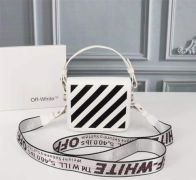 OFFWHITEオフホワイトトートバッグスーパーコピー 斜め掛け 持ちバッグ ミニバッグ レディース 綾織 レザー ホワイト