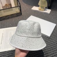 ミュウミュウキャップスーパーコピー バケットハット 漁師帽 ダイヤモンド飾り 柔らかい 春夏新品 日焼け止め ホワイト
