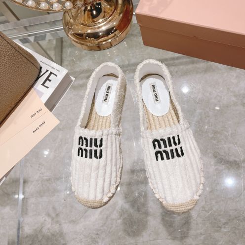 レディース miumiu 靴スーパーコピー モカシン もこもこ ファッション 軽量 フラットシューズ ホワイト