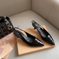 miumiu の スニーカーＮ級品 5.5cmヒール ラウンドトゥ軽量 ハイヒール 歩きやすい パンプス 牛革 レディース ブラック