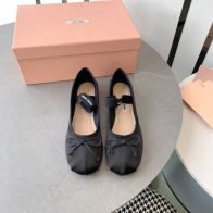 レディース miumiu スニーカーコピー バレエシューズ カジュアルシューズ 人気新品 シンプル レディース 激安品 ブラック
