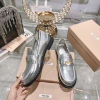 miumiu レース アップ シューズＮ級品 牛革 ローファー モカシン 可愛い 防滑 ファッション 人気 シルバー