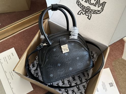 m c mカバンスーパーコピー 持ちバッグ 斜めバッグ 牛革 シェルバッグ レザー レディース お買い得大人気 ブラック