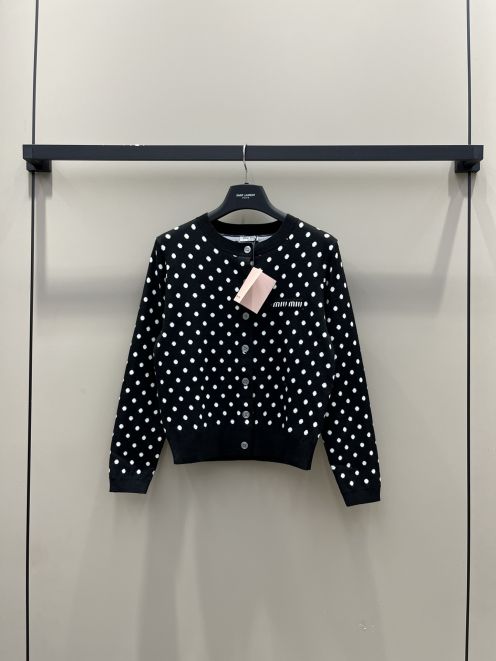 お買い得豊富な ミュウミュウ 洋服スーパーコピー トップス セーター 長袖 ニット 柔らかい ブラック