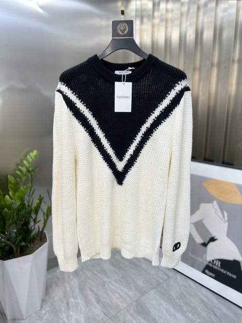 valentino ヴァレンティノセーターＮ級品 トップス ニット 柔らかい 保温 暖かい ウール製 シンプル 長袖 ホワイト
