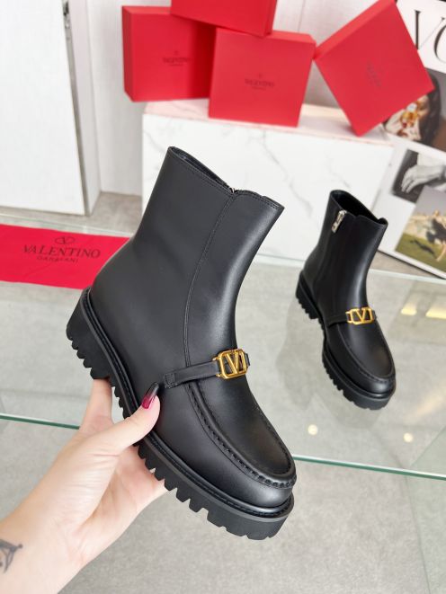 valentino ヴァレンティノスニーカースーパーコピー 品質保証 ドクターマーチン ブーツ レザー 牛革 シンプル ブラック