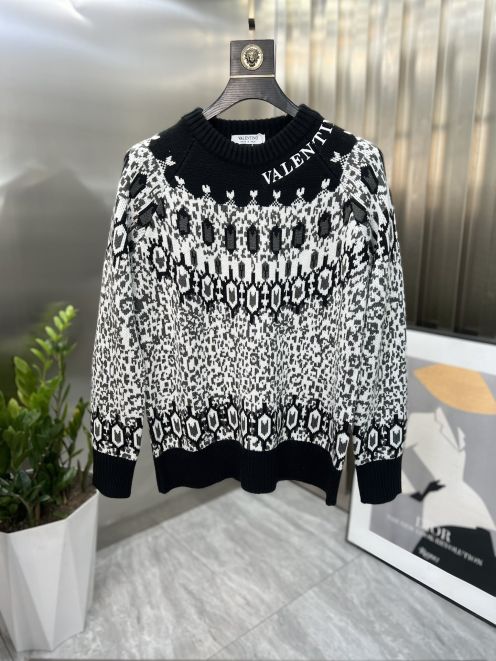 valentino 今季セール限定品 メンズ ヴァレンティノセーターコピー トップス ニット 柔らかい 保温 暖かい 長袖 グレイ