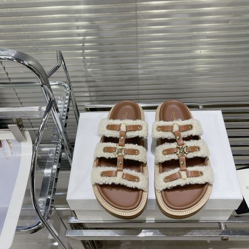 魅せる セリーヌシューズスーパーコピー 韓国ふわふわ 厚底サンダル ファースリッパ 歩きやすい おしゃれ ブラウン