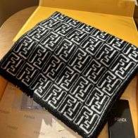 フェンディスカーフ価格スーパーコピー スカーフ 暖かい レディース 冬品 ファッション ウール製 シンプル ブラック