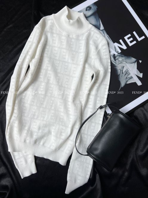 フェンディ t シャツコピー セーター ニット 長袖 ハイネック シンプル 高級感 セクシー 人気新品 2色可選