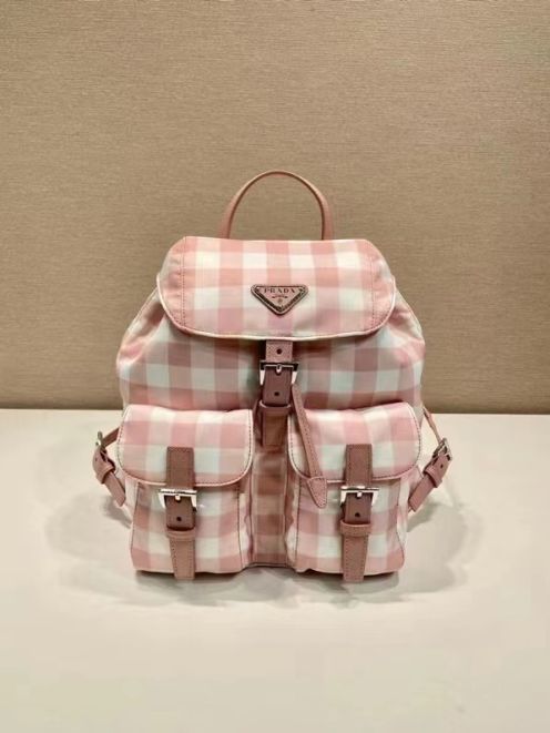 プラダ 素材 一覧コピー バックバッグ 肩掛けバッグ 格子模様 牛革 レザー 軽量 ファッション 人気 ピンク