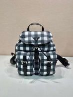 プラダ 素材Ｎ級品 バックバッグ 肩掛けバッグ 格子模様 牛革 レザー 軽量 ファッション 人気 ブラック