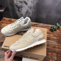 超激得新品 miumiu の スニーカーＮ級品 運動 Miumiu x New Balanceコラボ ランニング カジュアル 通学 スポーツシューズ グレイ