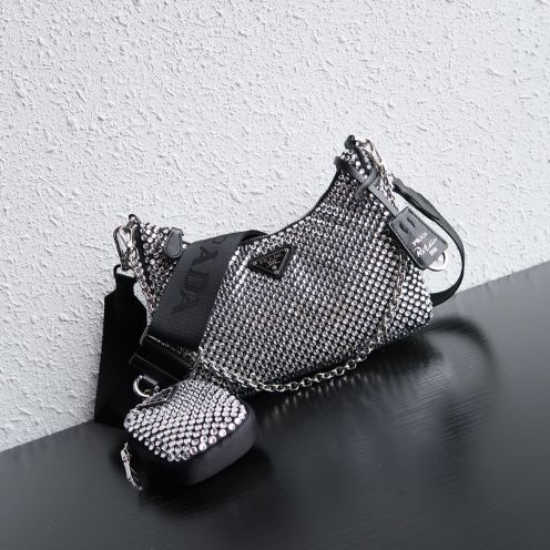 今季セール限定品 プラダエコバッグナイロン偽物 斜め掛けバッグ 牛革 レザー ダイヤモンド飾り キラキラ 人気 ブラック