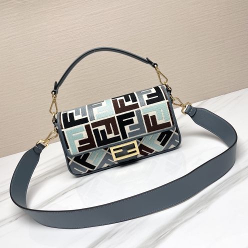 HOT品質保証 フェンディバッグ 黒 ショルダーコピー 斜め掛けバッグ 人気定番 刺繍 カラフル レディース グリーン