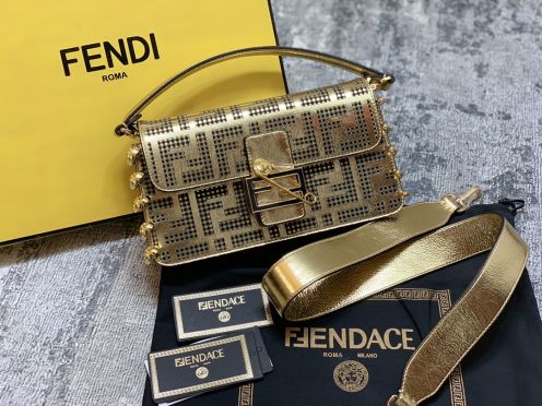 お得100%新品 フェンディ 使いやすい バッグ激安通販 持ちバッグ 優雅 レディース ミニバッグ ブラウン