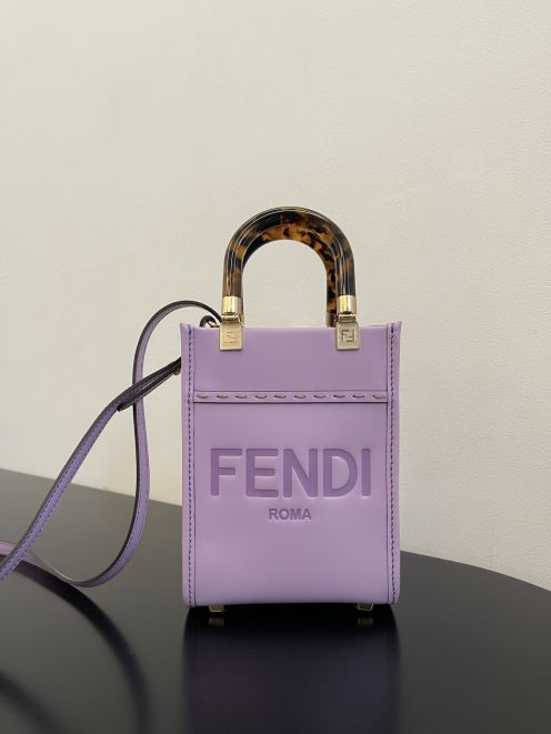 フェンディエコバッグ偽物 斜め掛けバッグ 持ちバッグ ミニ 人気品 シンプル ロゴプリント 優雅 レディース パープル