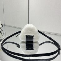 フェンディバッグ 黒 レザースーパーコピー おにぎり形 魅せる 可愛い もこもこ 柔らかい 人気商品 ホワイト