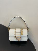 綺麗！フェンディ バッグ セレリアＮ級品 斜め掛け 持ちバッグ 優雅 レディース 肩掛けバッグ ファッション ホワイト