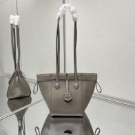フェンディ バッグ 巾着Ｎ級品 持ちバッグ 通勤 斜め掛けバッグ シンプル ミニ 目立ち 優雅 レディース グレイ