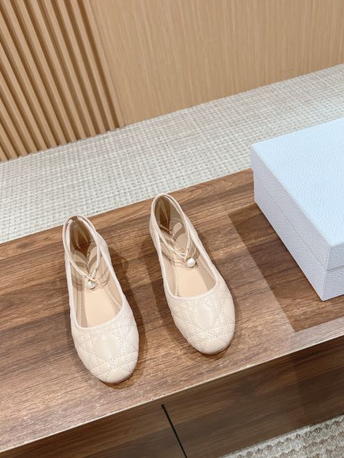ディオール 靴 スニーカー激安通販 人気新作 レザー シューズ モカシン レディース 人気 歩きやすい 美脚 ピンク