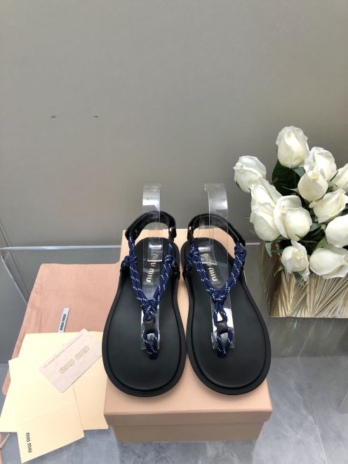 miumiu スニーカー キラキラ偽物 スリッパ サンダル 軽量シューズ シンプル 滑り止め ブラック