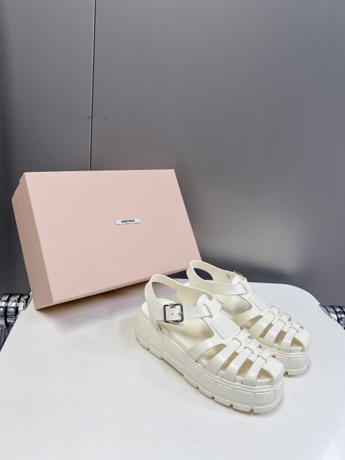 人気定番可愛い miu miu ミュール激安通販 スリッパ サンダル 軽量 シンプル 滑り止め ホワイト