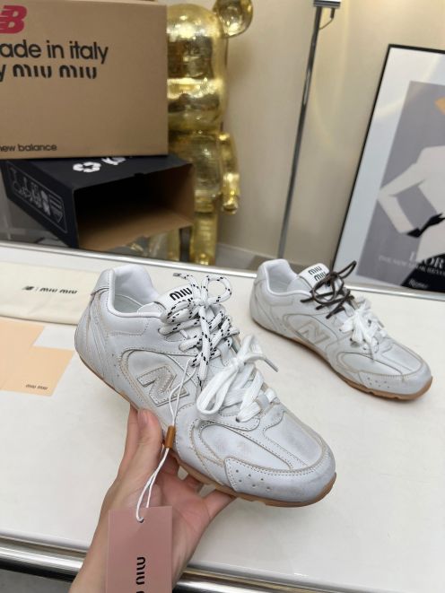 miumiu 靴 レディース激安通販 カップルシューズ MiuMiu x New Balanceコラボ 運動 ランニング 人気定番 グレイ