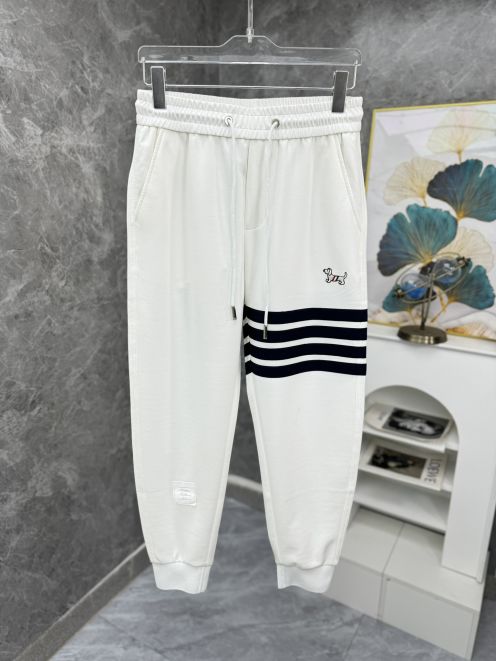 トムブラウン スウェットパンツ コーデ激安通販 カジュアル ズボン ロゴプリント 柔らかい 春夏新品 ホワイト