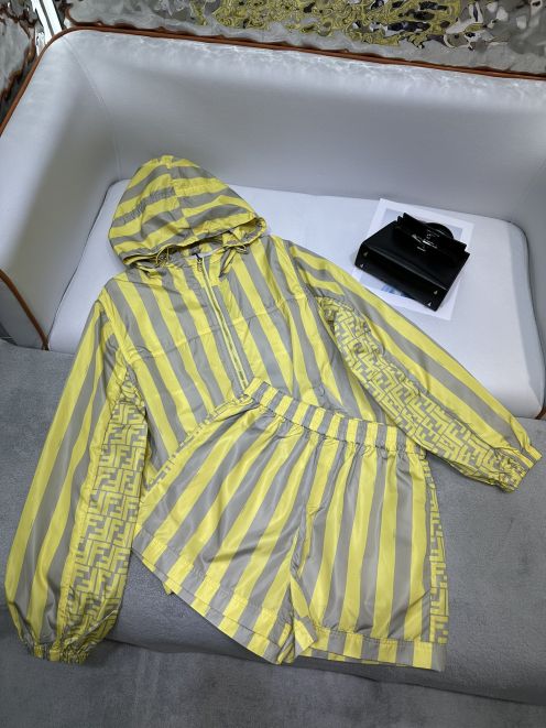 fendi 上 着コピー 運動セット 軽量 縞 ファッション ショットパンツ 長袖ジャケット フード付き イエロー