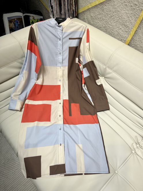 fendi ズッカ 柄 ワンピーススーパーコピー スカート カラフル 長袖 プリント ファッション 高級感 ブルー