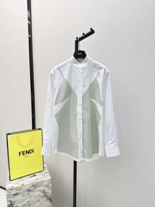 人気新作アイテム fendi ティー シャツ レディースコピー トップス 最新品 シンプルシャツ ゆったり ロゴ刺繍 ホワイト