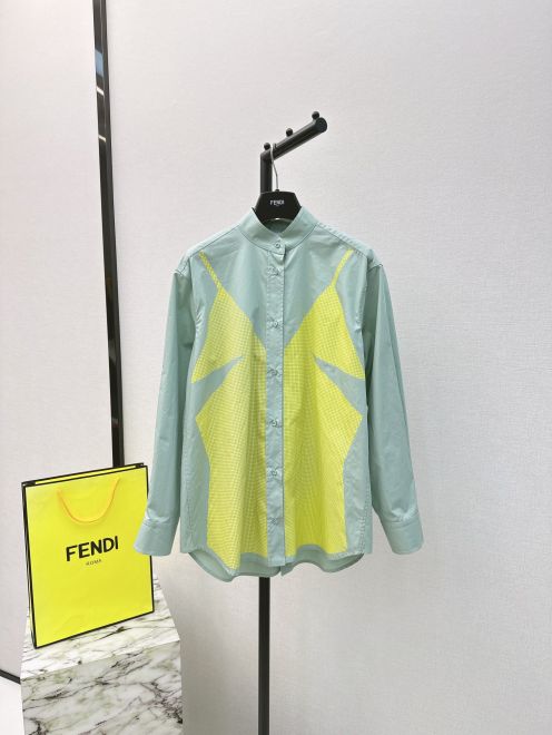 人気新作アイテム fendi シャツ レディーススーパーコピー トップス 最新品 シンプルシャツ ゆったり ロゴ刺繍 グリーン