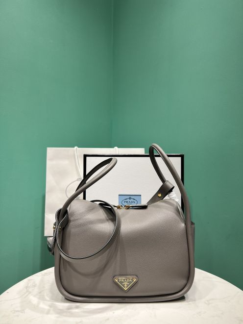 【値下げ！】プラダバッグn級品 Lindy  金属アクセサリー 実用的なデザイン
