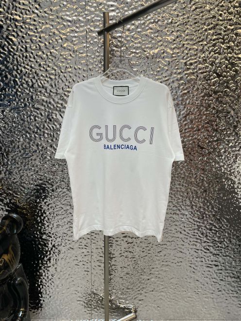 激安セール美品バレンシアガ コーデ  tシャツスーパーコピー バレンシアガ x グッチ Tシャツ  コラボレーション