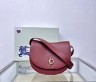 人気 定番 低価バーバリーカバンメンズコピーカウレザー素材 レザーショルダーストラップ