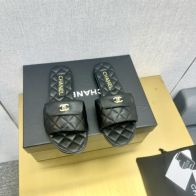 海外セレブ定番愛用アウトレットシャネル サンダル 偽物 特注の編み紐 羊革のインソール