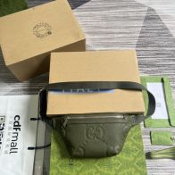多色可選  爆買い グッチ カバン レディーススーパーコピー658582  GGクラシックミニウエストポーチ