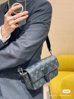 ルイヴィトン アンプラント バッグスーパーコピー レザー 本革 柔らかい 斜め掛けバッグ M83567 ブラック