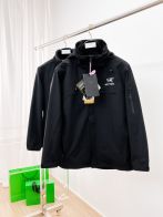 ベータ インサレーテッド ジャケット激安通販 アウター 防風 軽量 トップス 男女兼用 シンプル ブラック
