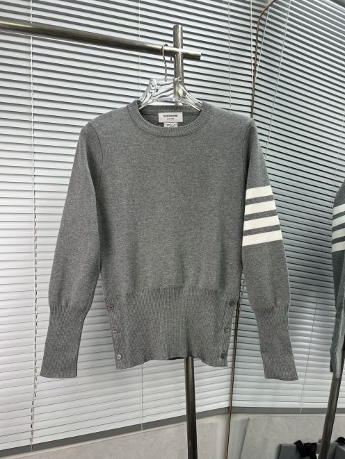 限定の人気 トムブラウン ニット メンズスーパーコピー セーター 高級感 トップス 柔らかい シンプル グレイ